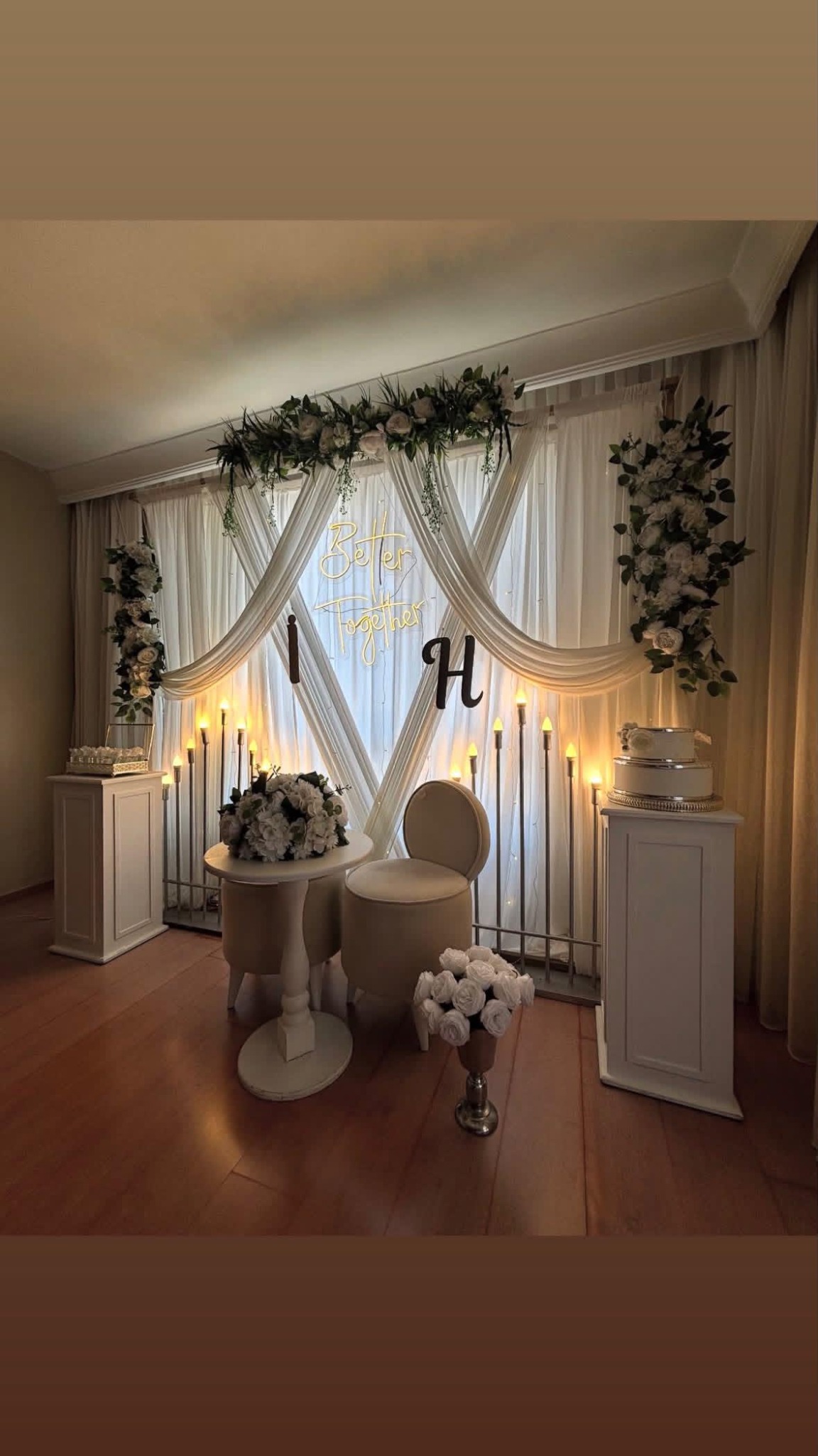 Décoration événementielle blanche et florale Melya